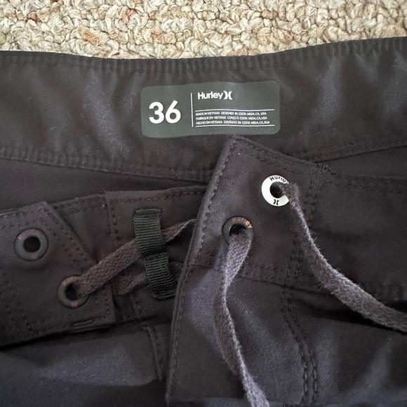 Bundle of 2 mens Hurley board shorts size 36 - Picture 4 of 9